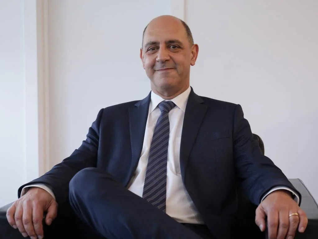 שר הבריאות הפורטוגלי Manuel Pizarro הצהיר שצעדים להגנה מפני וירוס הקורונה ינקטו למשל בשדות התעופה בנוגע למגיעים מסין.