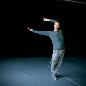 אוהד נהרין, רקדן וכוריאוגרף ישראלי, זוכה פרס ישראל לשנת 2005 וחתן פרס א.מ.ת לשנת 2009 משתתף בפסטיבל אלמדה בפורטוגל